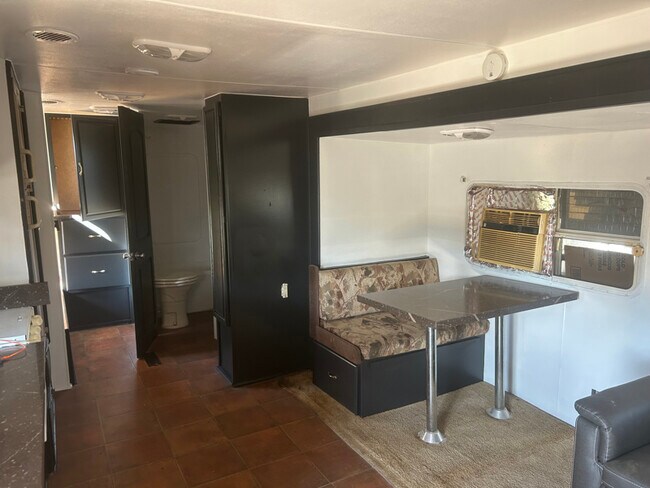 Foto del edificio - 15533 El Cajon St