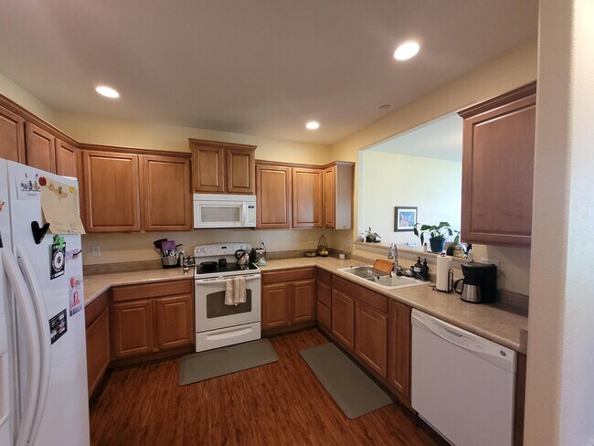 Building Photo - 17022 River Birch Point