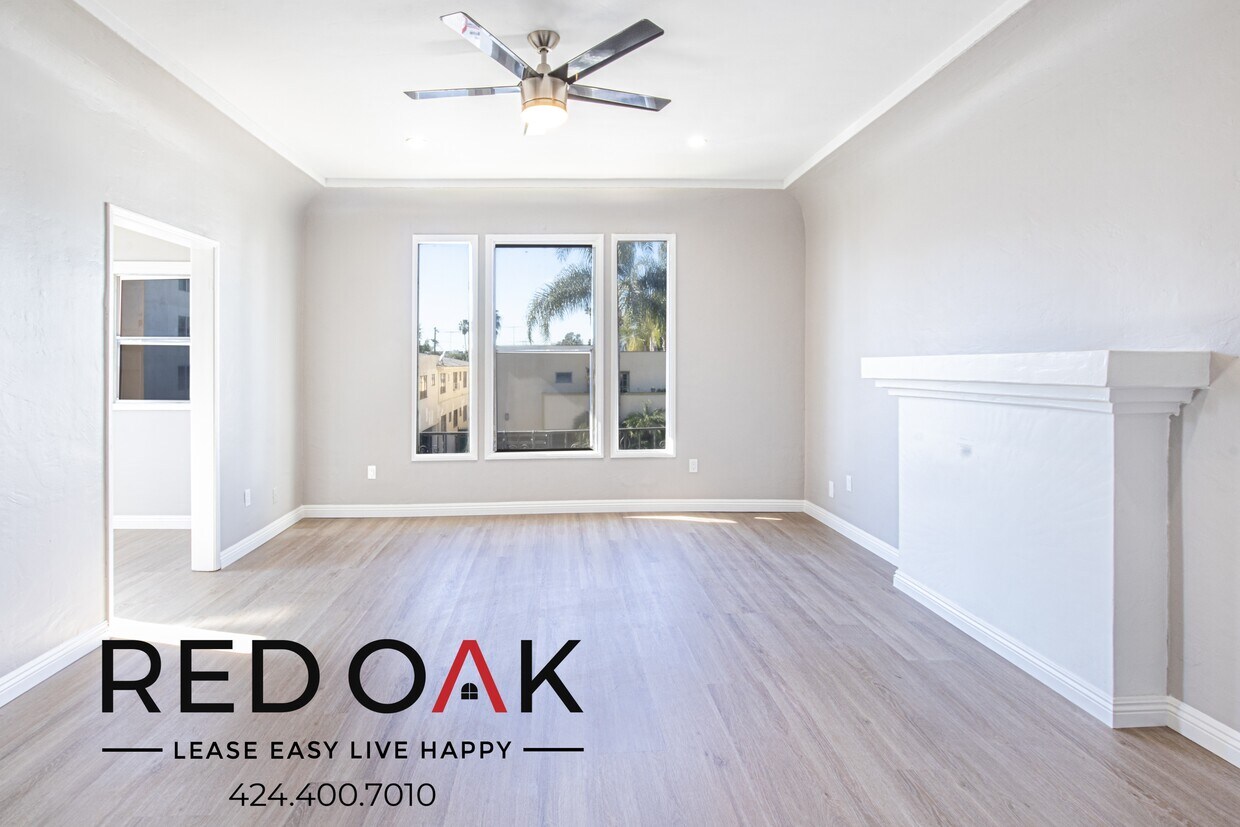 Foto principal - 366 N Hayworth Ave