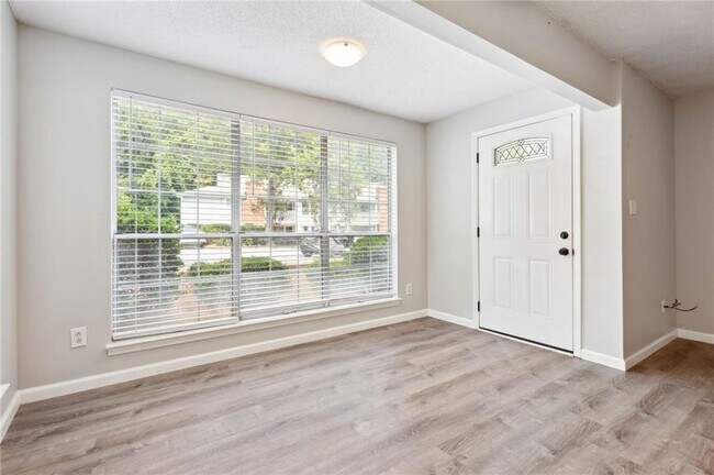Building Photo - 6362 Wedgeview Ct