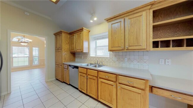 Foto del edificio - 2350 Kendal Green Cir