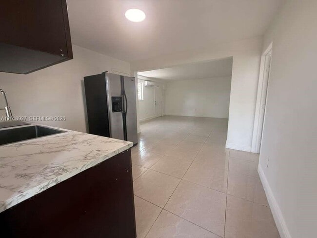 Foto del edificio - 435 NW 44th Ave