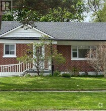 Building Photo - 82 Admiral Rd