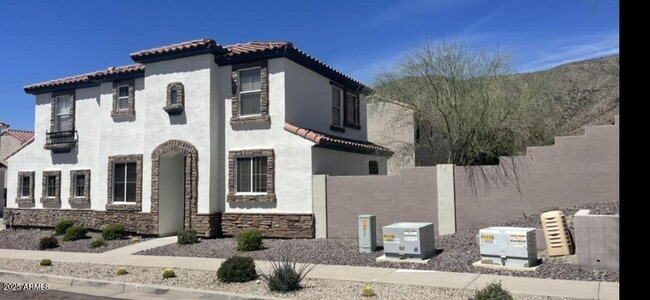 Building Photo - 320 W Mountain Sage Dr