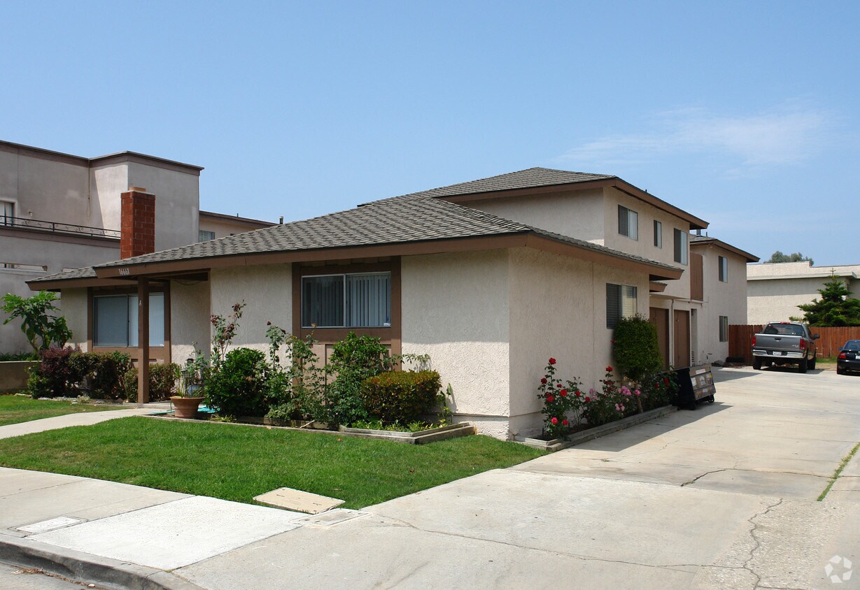 Primary Photo - 16661 Sims St
