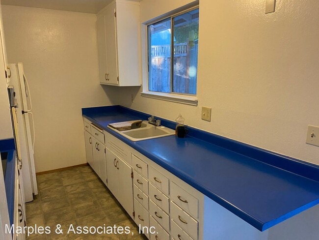 Building Photo - 2 br, 1 bath House - 271 Sequoia Avenue
