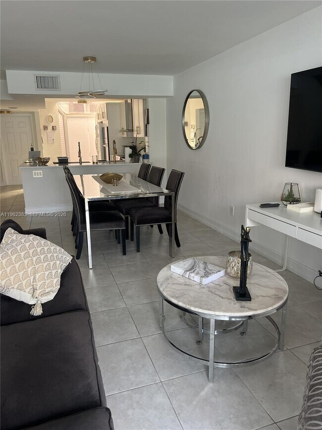 Foto del edificio - 3535 Magellan Cir