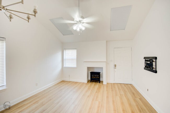 Foto del edificio - 3636 Greenacres Place Dr