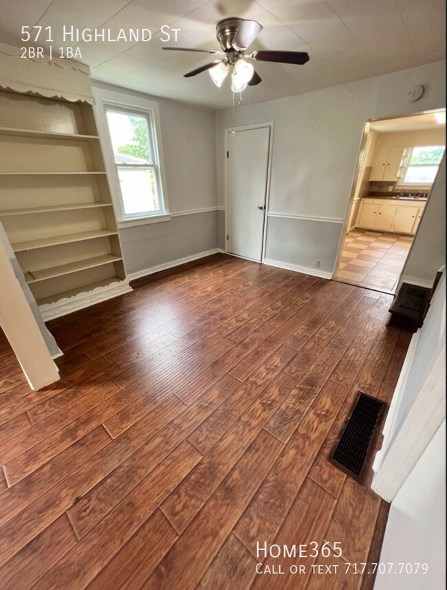 Building Photo - Beautifully updated 2 bedroom duplex with ...