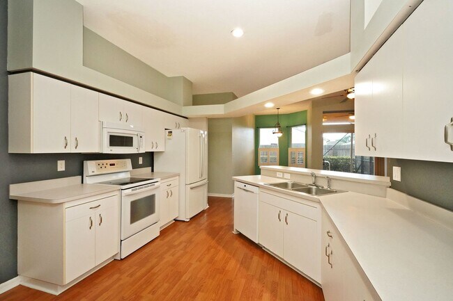 Foto del edificio - Beautiful Pool home in Viera!