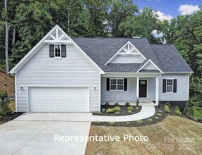 Building Photo - 595 Foxwood Dr SE