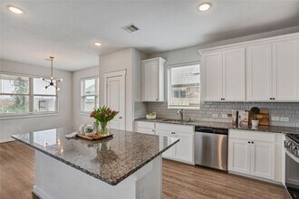 Building Photo - 12723 Gallowhill Dr