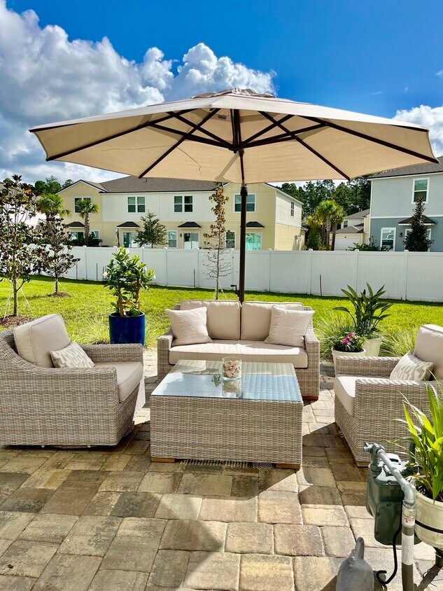 Patio Furniture Included! - 113 Barley St