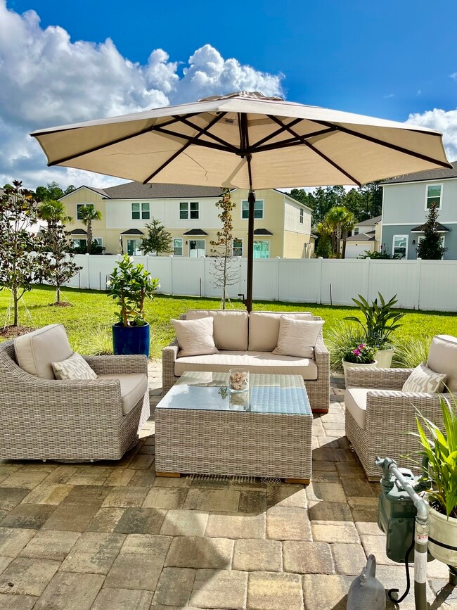 Patio Furniture Included! - 113 Barley St Townhome