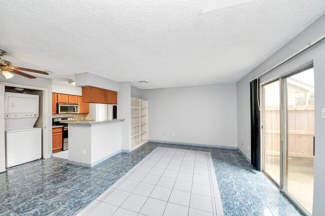 Building Photo - 3600 Jeanetta St