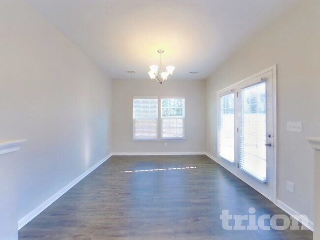 Foto del edificio - 735 Longford Dr