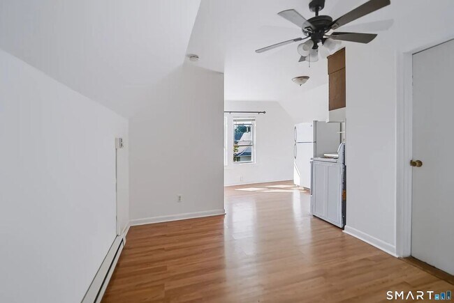 Building Photo - 119 Rocton Ave