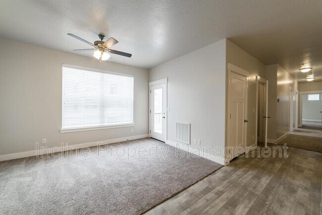 Foto del edificio - 619 N Emery Ln