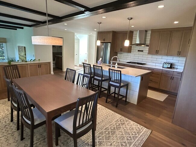 Foto del edificio - 100 Meadow Ranch Dr