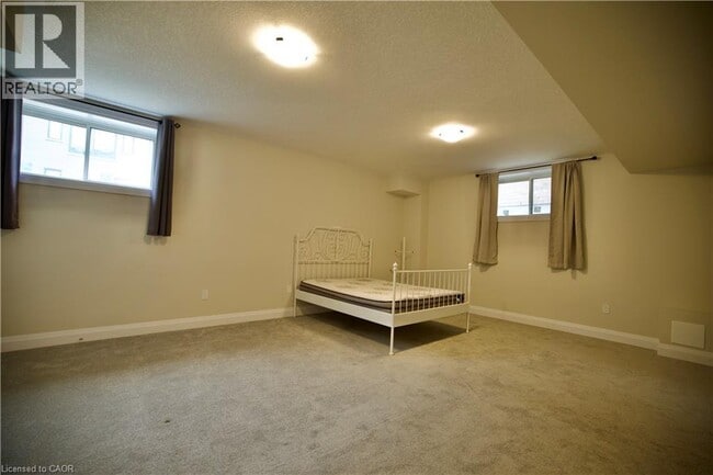 Building Photo - 559 Balsam Poplar St