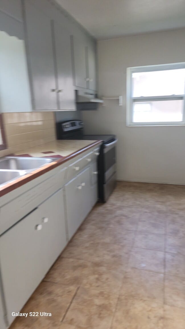 Foto del edificio - 5040 64th St N