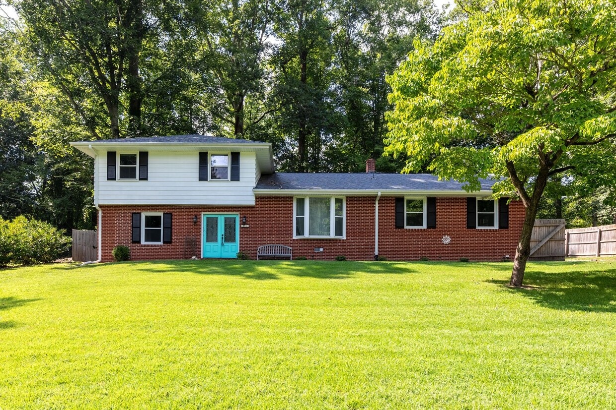Photo - 111 Deer Spring Rd.
