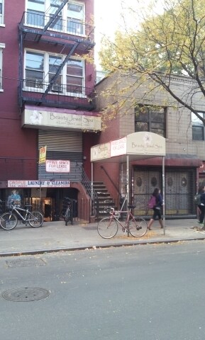 Foto del edificio - 146 W 4th St