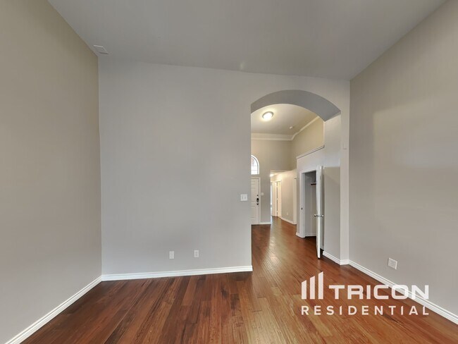 Foto del edificio - 5337 Warm Springs Trail