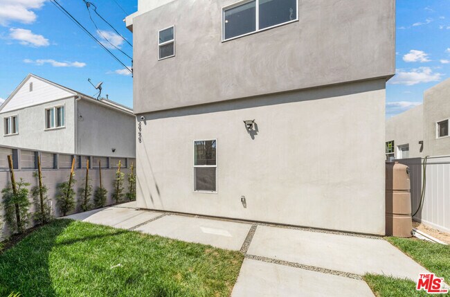 Foto del edificio - 2955 Midvale Ave