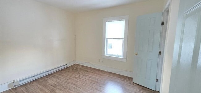 Building Photo - 18 Linden St