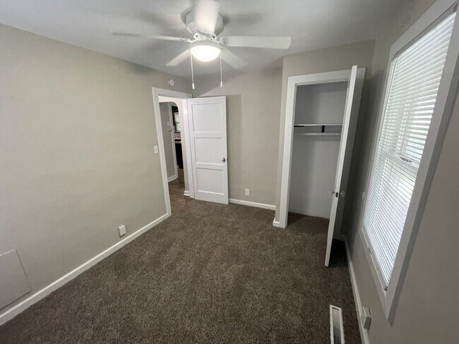 Building Photo - Remodeled 2 Bedroom Home Available in June