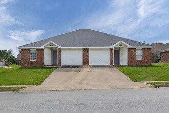 Building Photo - 256 Graystone Cir