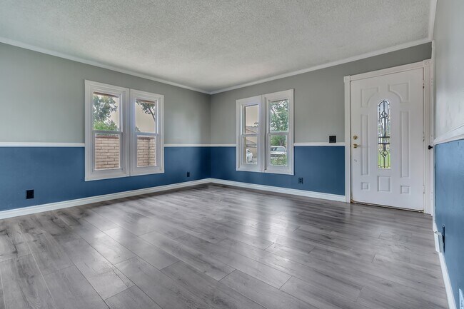 Foto del edificio - 146 Pembroke Ln