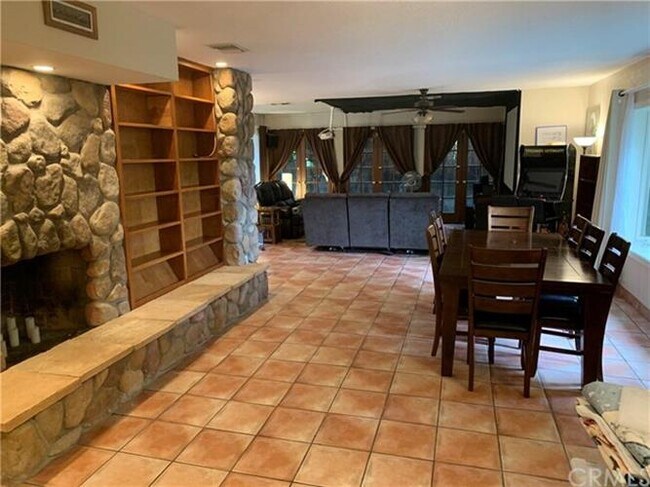 Foto del edificio - 505 N Yucca Ridge Rd