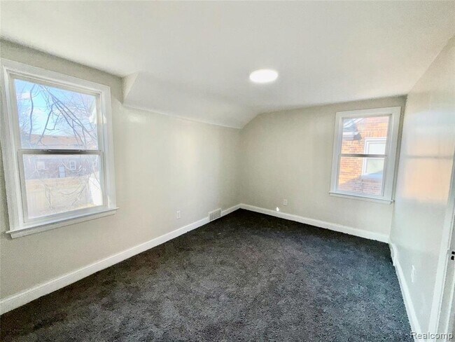 Foto del edificio - 9899 Balfour Rd