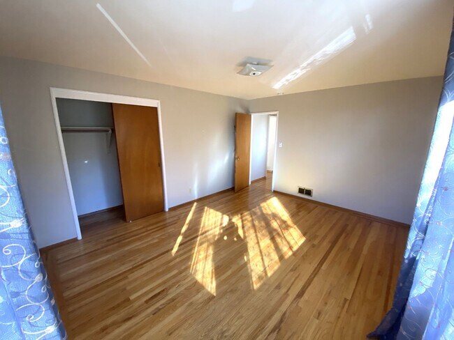 Foto del edificio - 2665 Virginia St