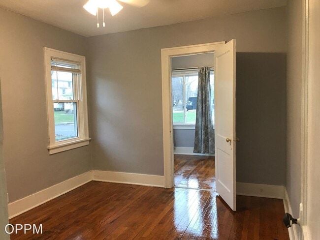 Building Photo - 3 br, 1 bath House - 2224 Spencer St