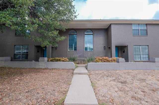 Foto principal - 5437 Pershing Ave