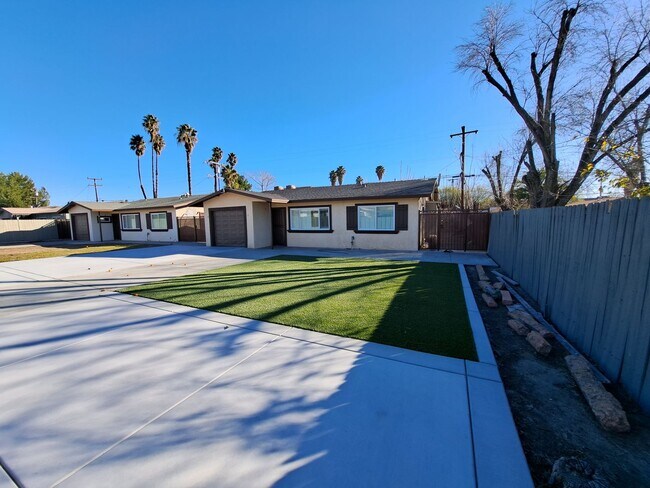Foto del edificio - Nice and Cozy Duplex in the Heart of Hemet is now for rent