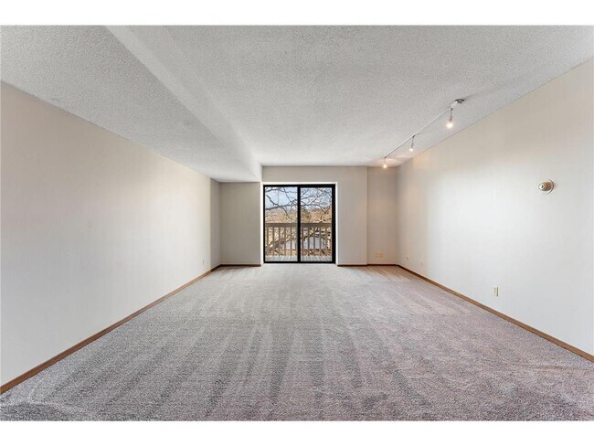 Foto del edificio - 311 Pleasant Ave