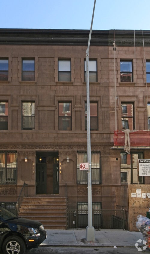Building Photo - 235 W 120th St