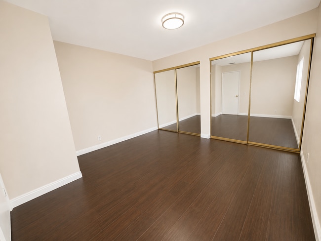 Building Photo - 901 Golden Springs Dr