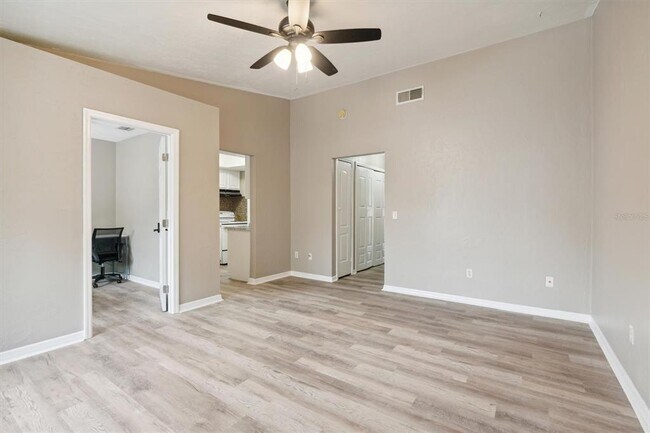 Building Photo - 511 SW 69th St