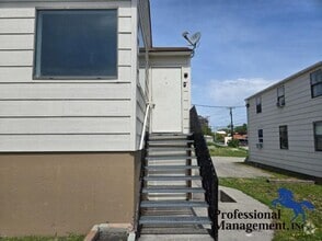Building Photo - 2717 4th Ave S