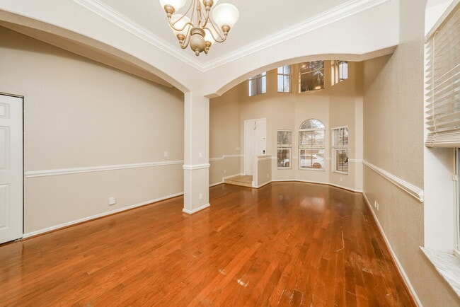 Building Photo - 5293 Sancerre Cir