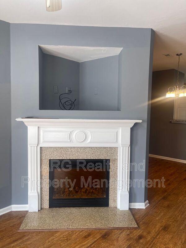 Building Photo - 8320 Oakley Cir