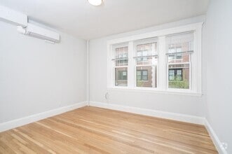 Building Photo - 18 Forest St