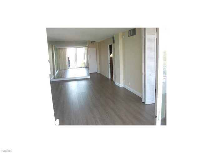 Foto del edificio - 1777 SE 15th St