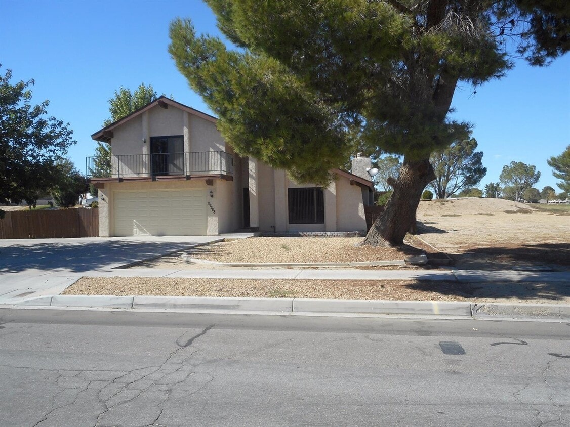 27388 Cloverleaf Dr, Helendale, CA 92342 House for Rent in Helendale, CA