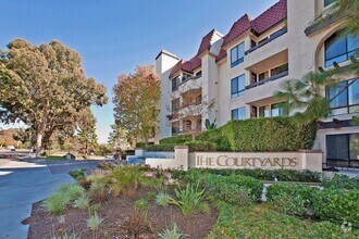 Building Photo - 5865 Friars Rd